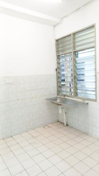 Pangsapuri untuk Dijual di Pangsapuri Kelana Impian - Max Low - Kitchen - PropertyGuru.com.my