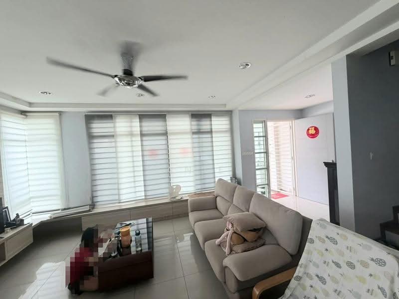2.5-storey Terraced House for Sale in Taman Skudai Indah (Skudai) - Daniel Yong - Living Room - PropertyGuru.com.my