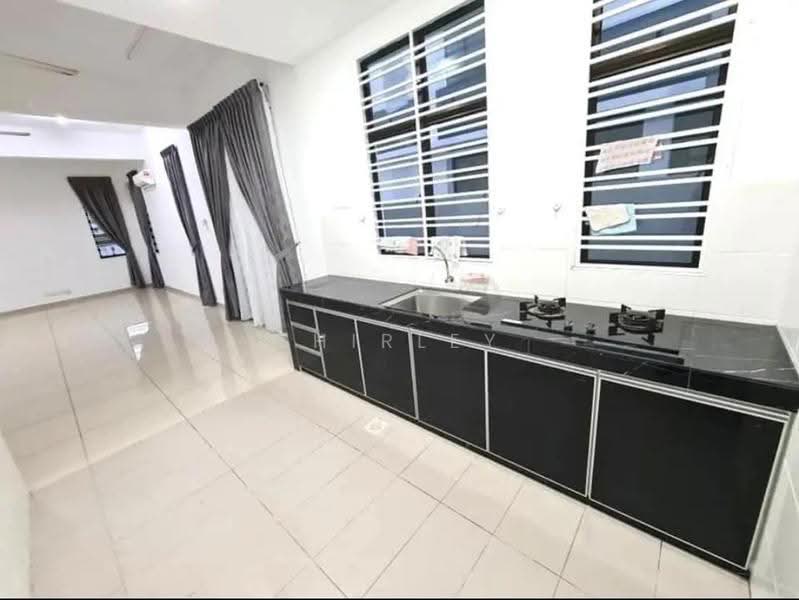 Cluster House for Sale in Taman Mutiara Mas (Skudai) - Shirley Yap - Kitchen - PropertyGuru.com.my