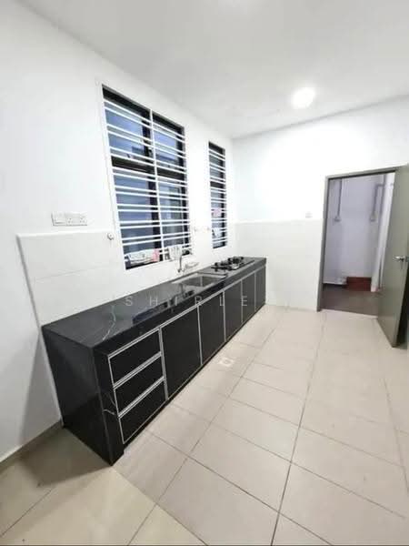 Cluster House for Sale in Taman Mutiara Mas (Skudai) - Shirley Yap - Kitchen - PropertyGuru.com.my