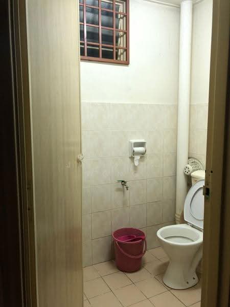 Rumah Teres 2-Tingkat untuk Disewa di Taman Puncak Jalil (Seri Kembangan) - Jackson Wong - Bathroom - PropertyGuru.com.my