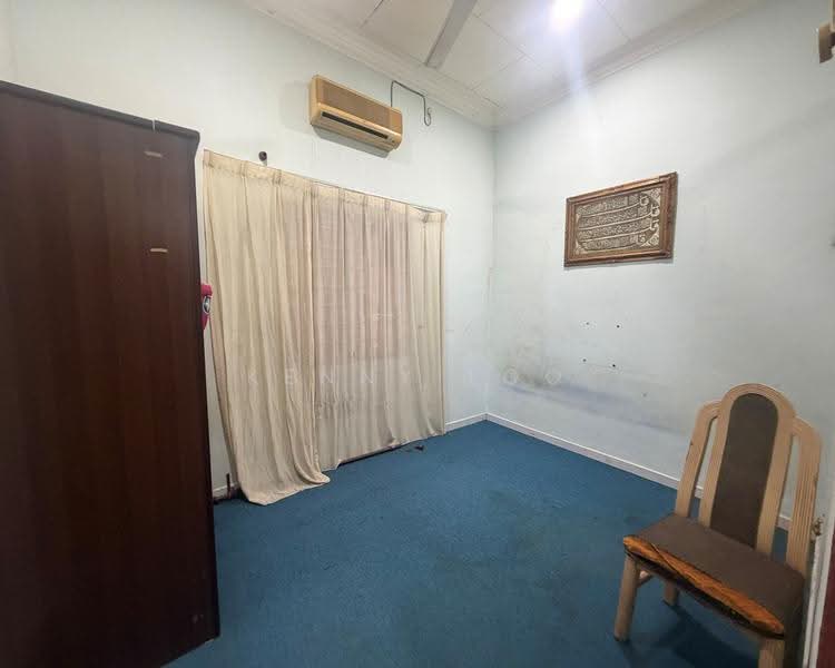Bungalow House for Sale in Bukit Istana (Kuantan) - Kenny Loo - Bedroom - PropertyGuru.com.my