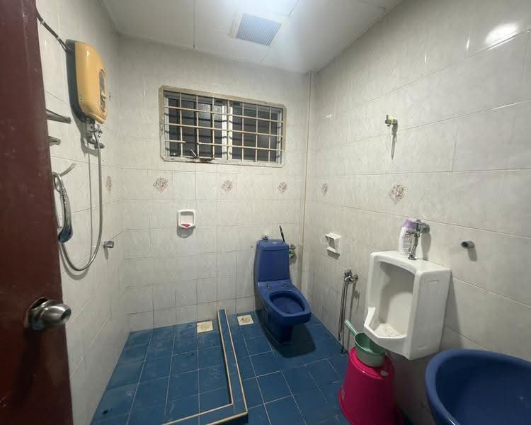 Bungalow House for Sale in Bukit Istana (Kuantan) - Kenny Loo - Bathroom - PropertyGuru.com.my