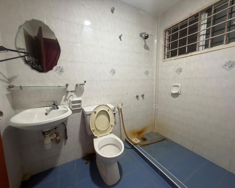 Bungalow House for Sale in Bukit Istana (Kuantan) - Kenny Loo - Bathroom - PropertyGuru.com.my