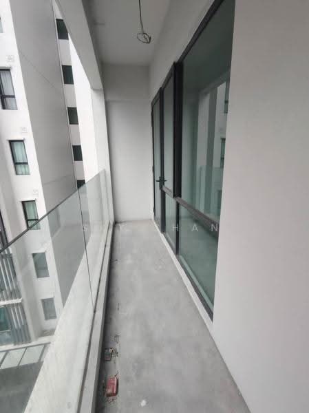 Office for Sale in Hicom - Glenmarie Industrial Park (Shah Alam) - Sky Chan - Balcony - PropertyGuru.com.my