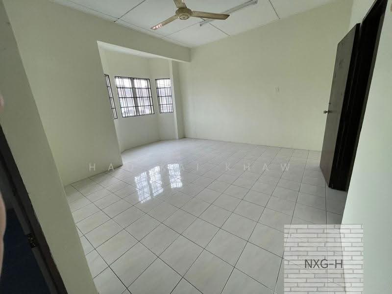 Rumah Teres 2-Tingkat untuk Dijual di Taman Raja Nong (Klang) - Hao Kai Khaw - Living Room - PropertyGuru.com.my