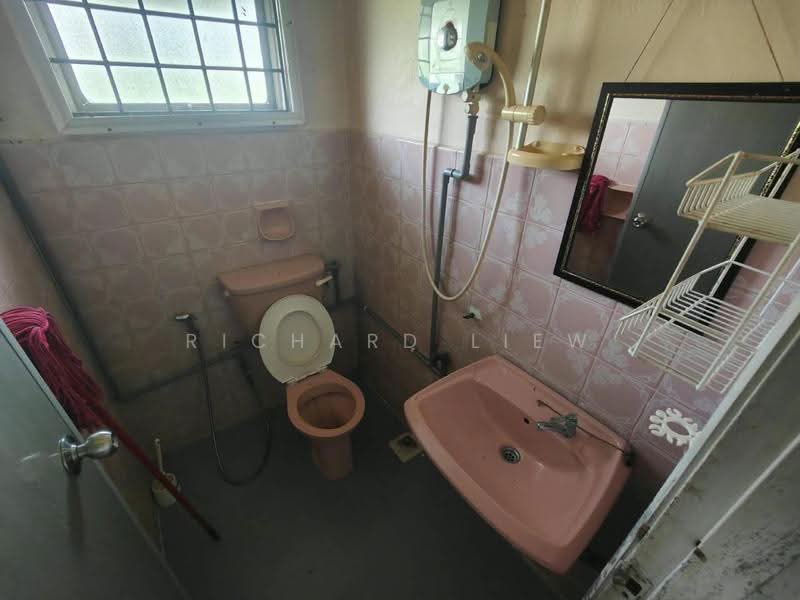 1-storey Terraced House for Sale in Taman Mayang Jaya (Petaling Jaya) - Richard Liew - Bathroom - PropertyGuru.com.my