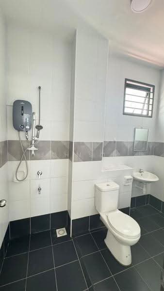 2-storey Terraced House for Rent in Taman Austin Duta (Tebrau) - Johnson Chong - Bathroom - PropertyGuru.com.my