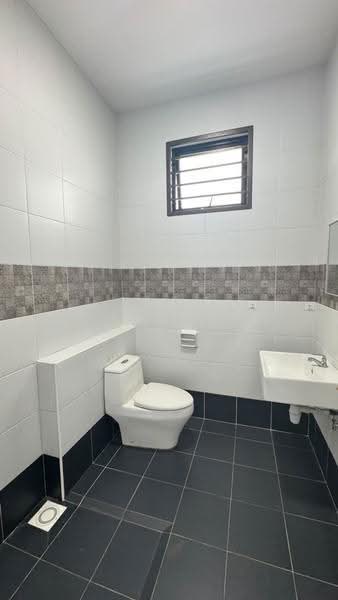 2-storey Terraced House for Rent in Taman Austin Duta (Tebrau) - Johnson Chong - Bathroom - PropertyGuru.com.my