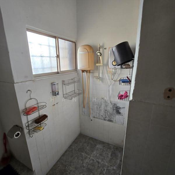 Rumah Teres 2-Tingkat untuk Disewa di Kajang Prima (Kajang) - Han Haw Ze - Bathroom - PropertyGuru.com.my