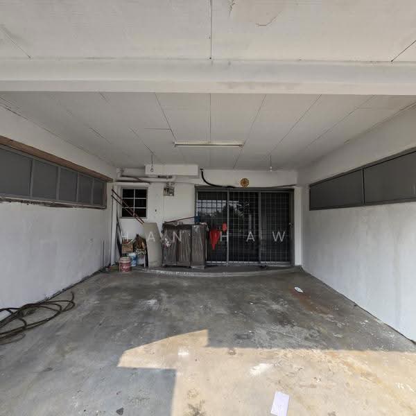 Rumah Teres 2-Tingkat untuk Disewa di Kajang Prima (Kajang) - Han Haw Ze - Car Park - PropertyGuru.com.my