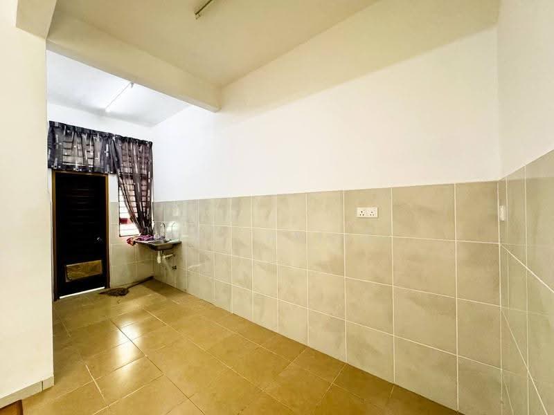 Rumah Teres 2-Tingkat untuk Dijual di Semenyih (Selangor) - Muz Hafiz - Kitchen - PropertyGuru.com.my