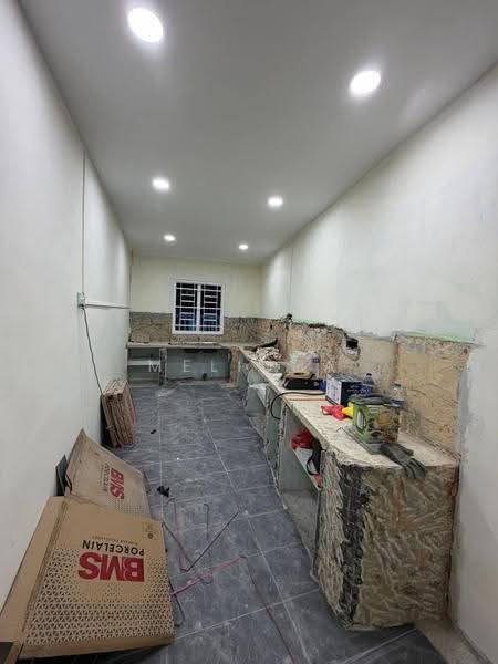 2-storey Terraced House for Sale in Taman Bukit Mewah (Tampoi) - Melinda Ee - Kitchen - PropertyGuru.com.my