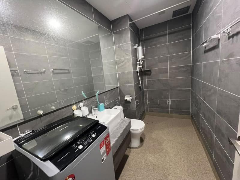 Kediaman Servis untuk Disewa di Bell Suites - Vaness Chin - Bathroom - PropertyGuru.com.my
