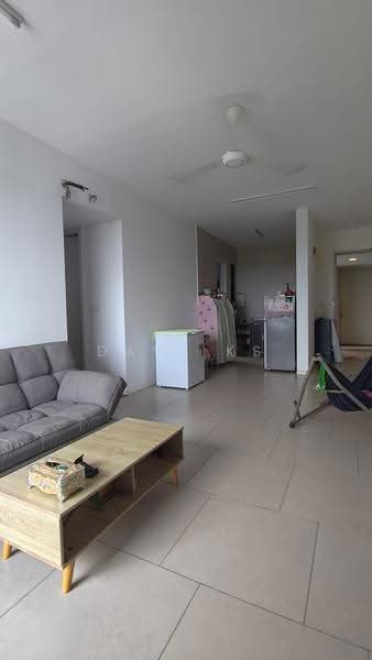 Kediaman Servis untuk Dijual di Geo Bukit Rimau - Dave KS - Living Room - PropertyGuru.com.my