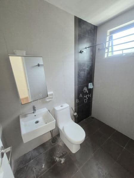 2.5-storey Terraced House for Sale in Alam Impian (Shah Alam) - Rafedah Binti Abdul Aziz - Bathroom - PropertyGuru.com.my