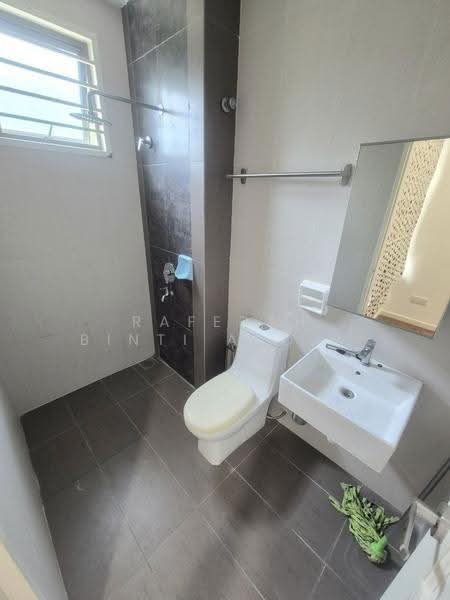 2.5-storey Terraced House for Sale in Alam Impian (Shah Alam) - Rafedah Binti Abdul Aziz - Bathroom - PropertyGuru.com.my