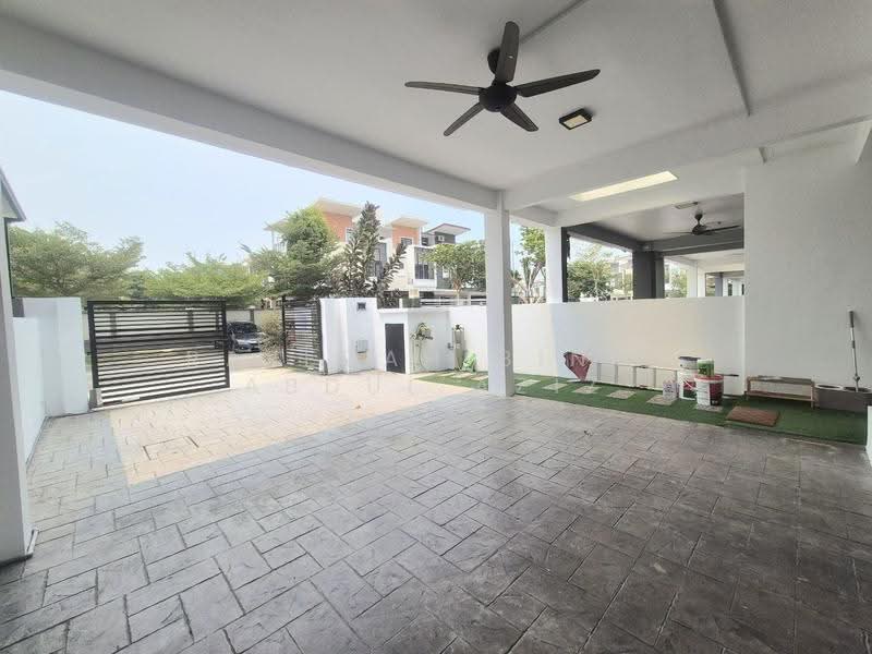 2.5-storey Terraced House for Sale in Alam Impian (Shah Alam) - Rafedah Binti Abdul Aziz - Exterior - PropertyGuru.com.my
