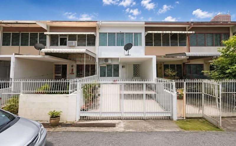 2-storey Terraced House for Sale in Pulau Tikus (Penang) - KK Kwok - Exterior - PropertyGuru.com.my