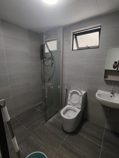 Kediaman Servis untuk Disewa di Parkland Residence - Chris Lee - Bathroom - PropertyGuru.com.my