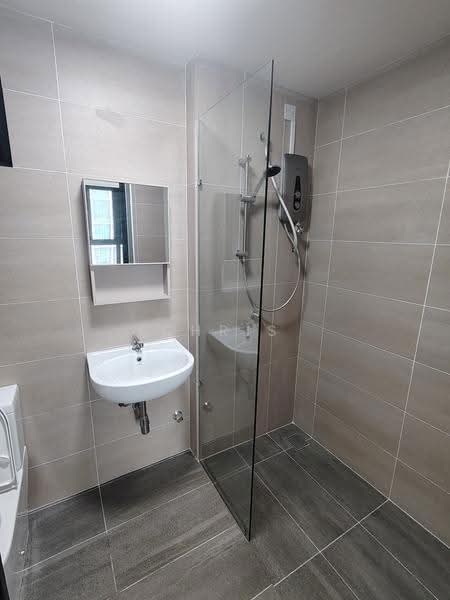 Kediaman Servis untuk Disewa di Parkland Residence - Chris Lee - Bathroom - PropertyGuru.com.my