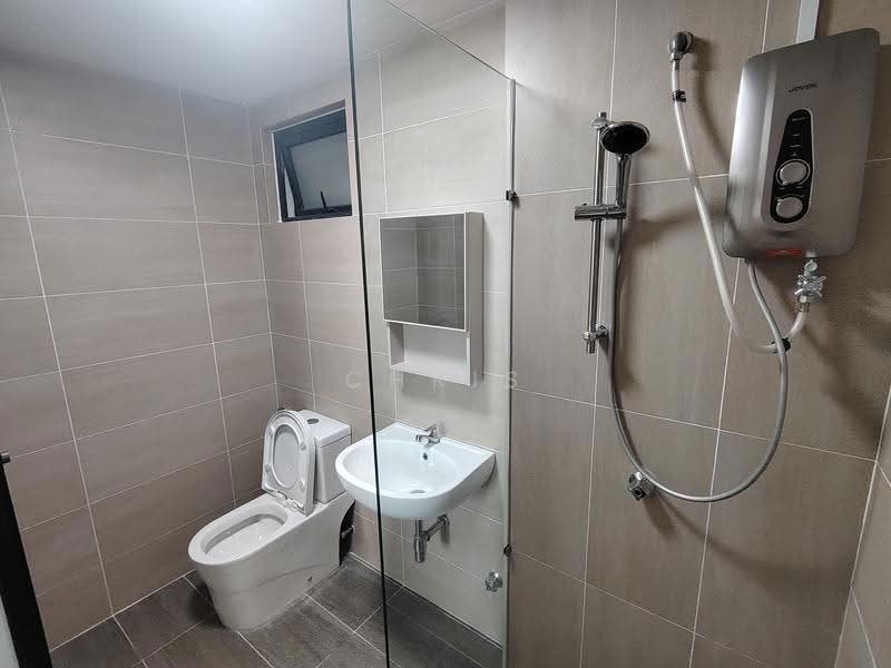 Kediaman Servis untuk Disewa di Parkland Residence - Chris Lee - Bathroom - PropertyGuru.com.my
