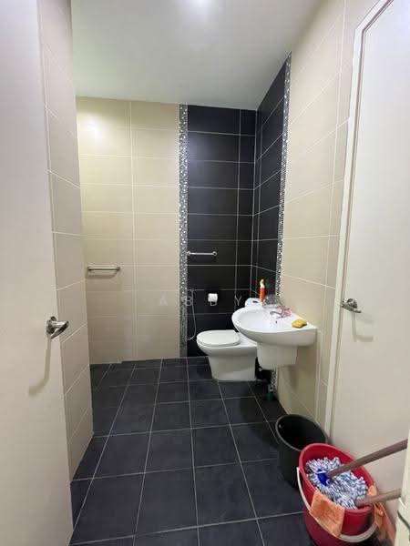 Rumah Berkembar untuk Dijual di Taman Vista Kirana (Bukit Katil) - Abby Ho - Bathroom - PropertyGuru.com.my