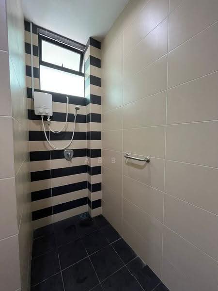 Rumah Berkembar untuk Dijual di Taman Vista Kirana (Bukit Katil) - Abby Ho - Bathroom - PropertyGuru.com.my