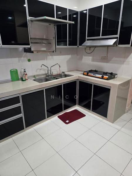 Kediaman Servis untuk Dijual di Sky Gardens Residences - Nico Chong - Kitchen - PropertyGuru.com.my