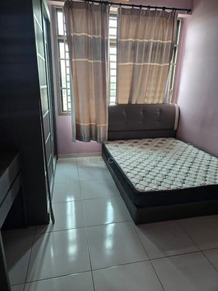 Kediaman Servis untuk Dijual di Sky Gardens Residences - Nico Chong - Bedroom - PropertyGuru.com.my