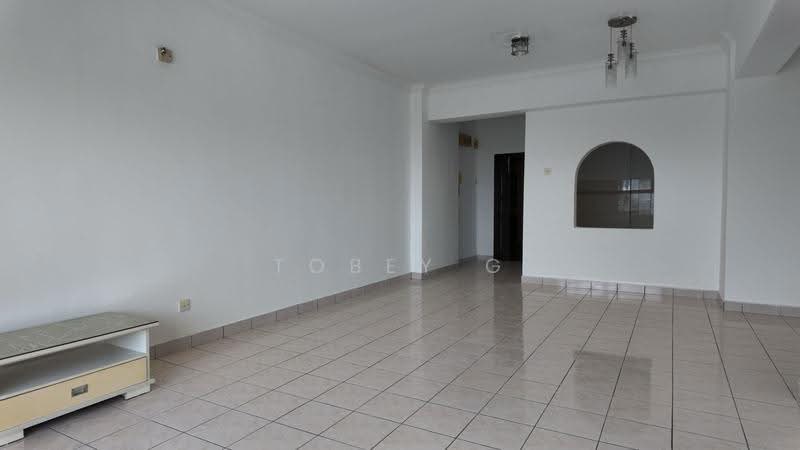 Kondominium untuk Dijual di Vista Komanwel C - Tobey G - Living Room - PropertyGuru.com.my