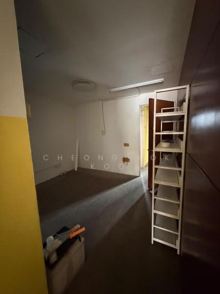 Shop / Office untuk Disewa di Taman Bukit Serdang (Seri Kembangan) - Cheong Kok Koo - Interior - PropertyGuru.com.my