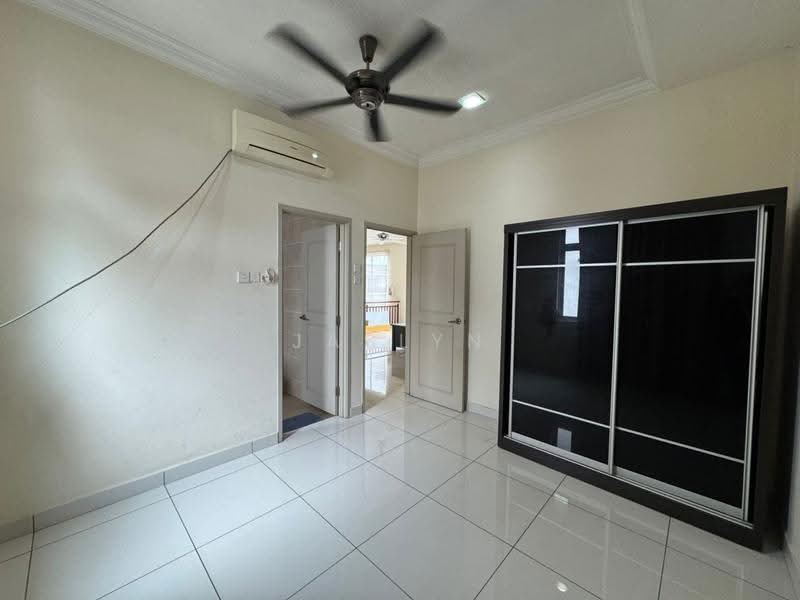 Rumah Kluster untuk Dijual di Taman Gaya (Ulu Tiram) - Jaslyn Tan - Bedroom - PropertyGuru.com.my
