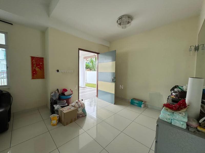Rumah Kluster untuk Dijual di Taman Gaya (Ulu Tiram) - Jaslyn Tan - Entrance - PropertyGuru.com.my
