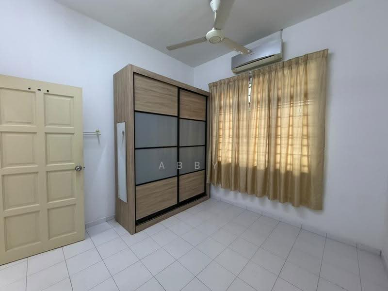 Rumah Teres 1-Tingkat untuk Dijual di Taman Tasik Utama (Bukit Katil) - Abby Ho - Bedroom - PropertyGuru.com.my