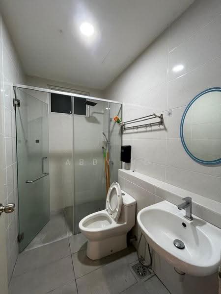 Kediaman Servis untuk Dijual di Parkland Residence - Abby Ho - Bathroom - PropertyGuru.com.my