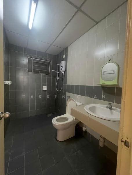 Kediaman Servis untuk Disewa di Koi Kinrara - Darren Chan - Bathroom - PropertyGuru.com.my