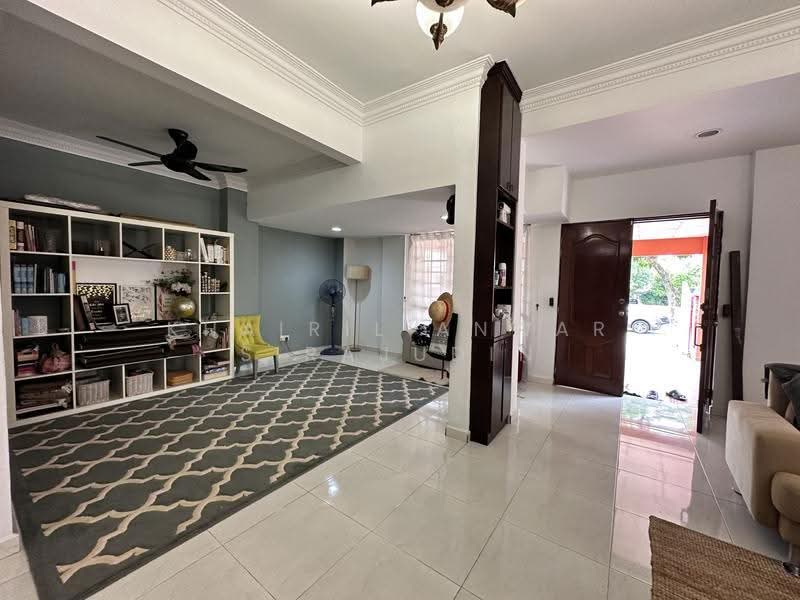 Rumah Teres 2-Tingkat untuk Dijual di Bukit Jelutong (Shah Alam) - Khairil Anwar Sirajudin - Living Room - PropertyGuru.com.my