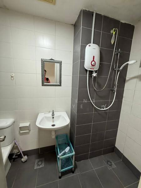 Kondominium untuk Disewa di Residence 8 - Vincent Chye - Bathroom - PropertyGuru.com.my