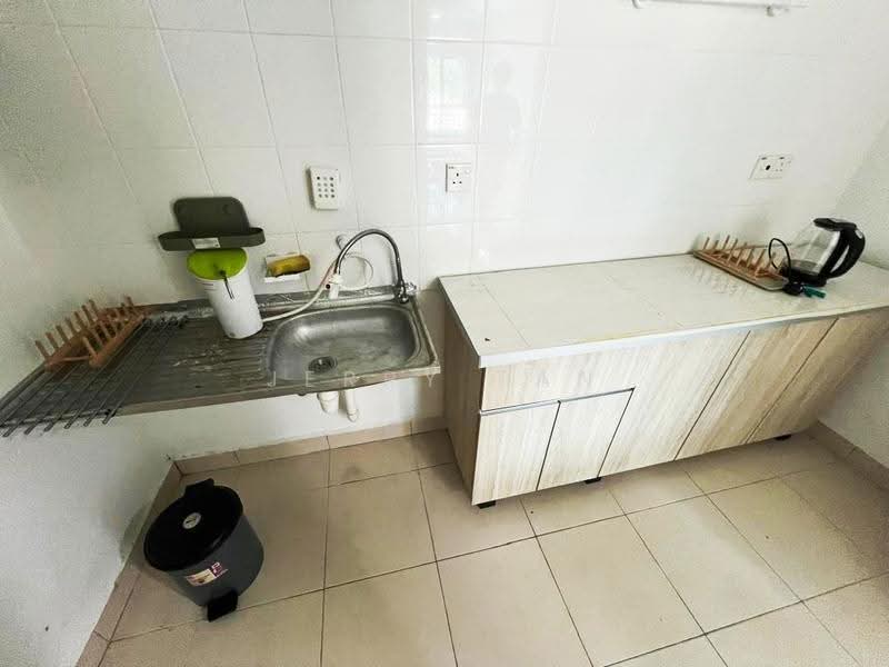 Kondominium untuk Disewa di One Foresta - Jerry Tan - Kitchen - PropertyGuru.com.my