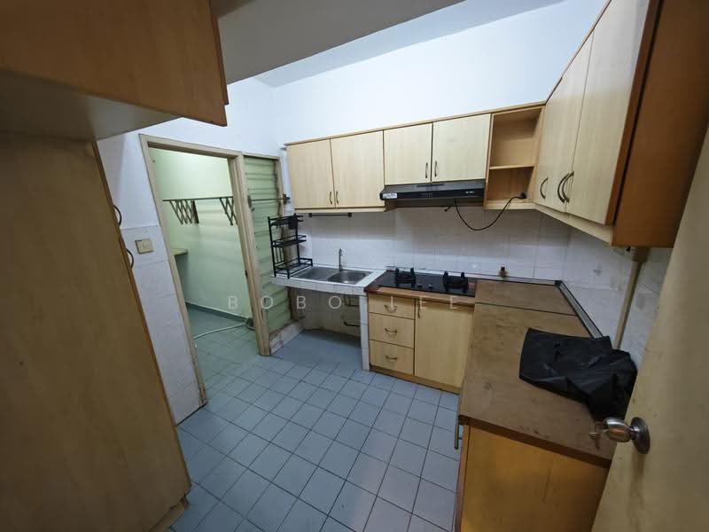 Apartment for Sale at Anjung Hijau (Greenfields) - Bobo Lee - Kitchen - PropertyGuru.com.my