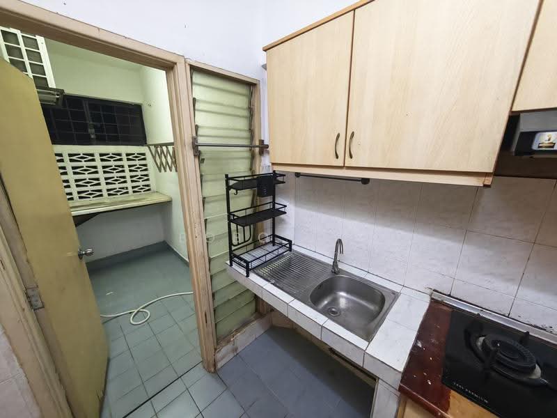Apartment for Sale at Anjung Hijau (Greenfields) - Bobo Lee - Kitchen - PropertyGuru.com.my