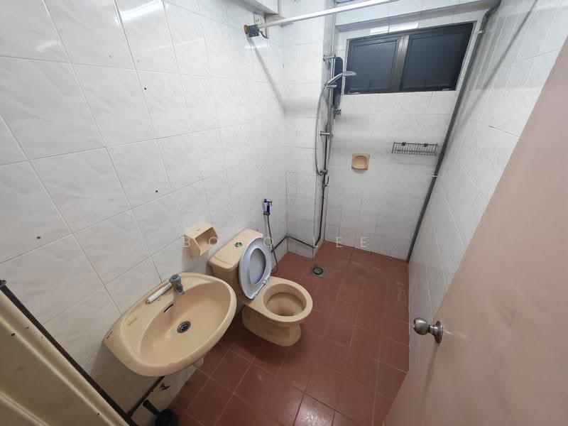 Apartment for Sale at Anjung Hijau (Greenfields) - Bobo Lee - Bathroom - PropertyGuru.com.my