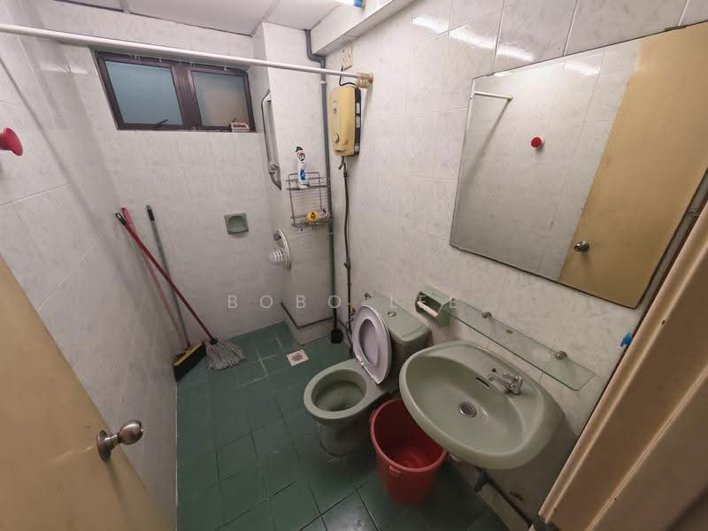 Apartment for Sale at Anjung Hijau (Greenfields) - Bobo Lee - Bathroom - PropertyGuru.com.my