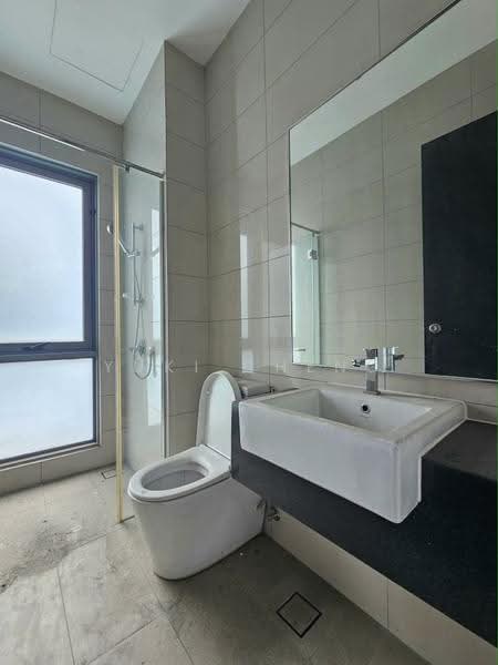Rumah Berkembar untuk Dijual di Taman Molek (Johor Bahru) - Yuki Cheng - Bathroom - PropertyGuru.com.my