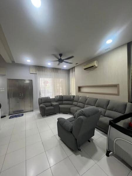 2-storey Terraced House for Sale in Taman Kempas Indah (Tebrau) - Kym Kee - Living Room - PropertyGuru.com.my