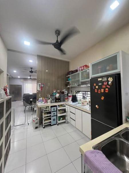 2-storey Terraced House for Sale in Taman Kempas Indah (Tebrau) - Kym Kee - Kitchen - PropertyGuru.com.my