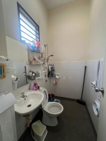 2-storey Terraced House for Sale in Taman Kempas Indah (Tebrau) - Kym Kee - Bathroom - PropertyGuru.com.my