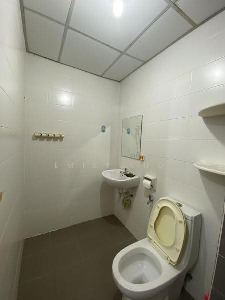 Service Residence for Sale at Alam Idaman - Emily Kho - Bathroom - PropertyGuru.com.my