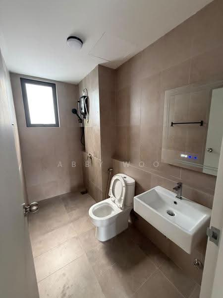 Kediaman Servis untuk Disewa di D'Sini Residences - Abby Woo - Bathroom - PropertyGuru.com.my